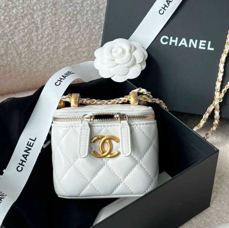 Chanel Small Vanity Leather Bag ( White )
