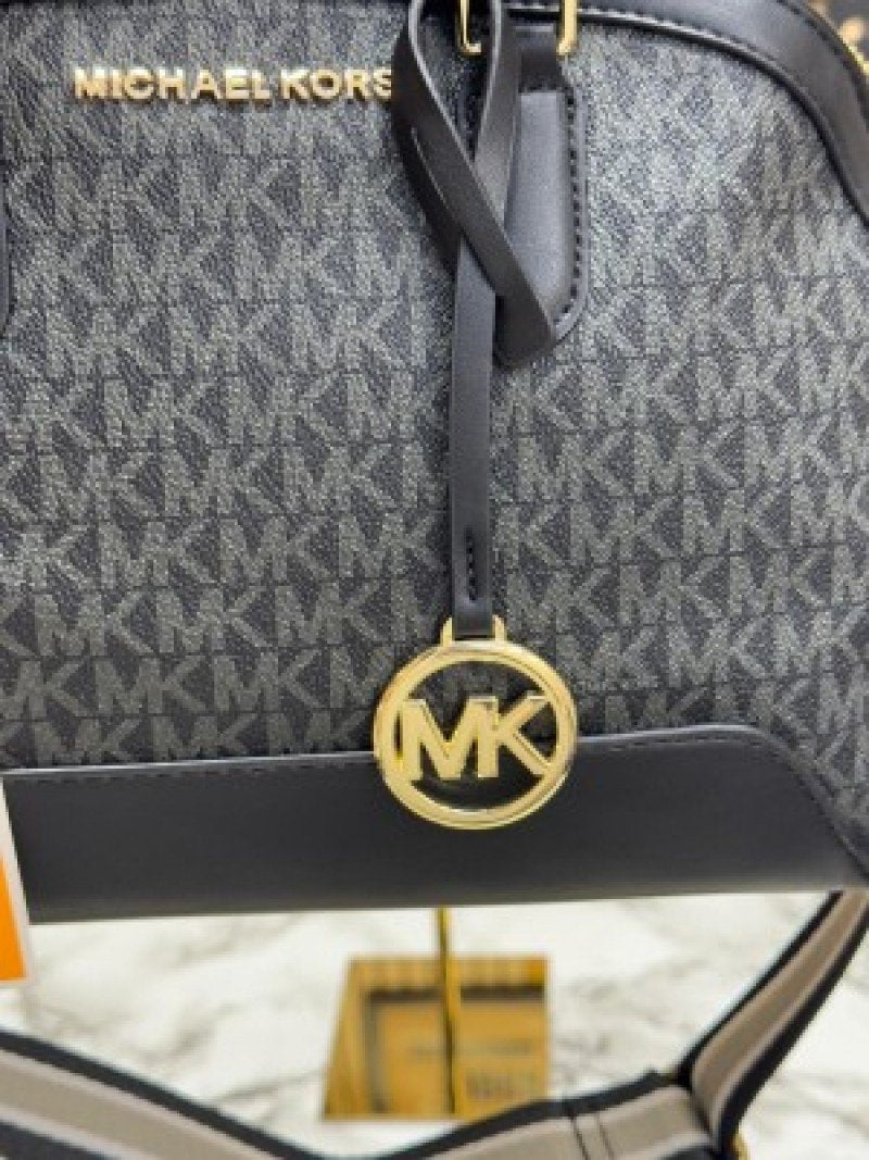 Michael Kors Alma Shoulder Bag ( Black )