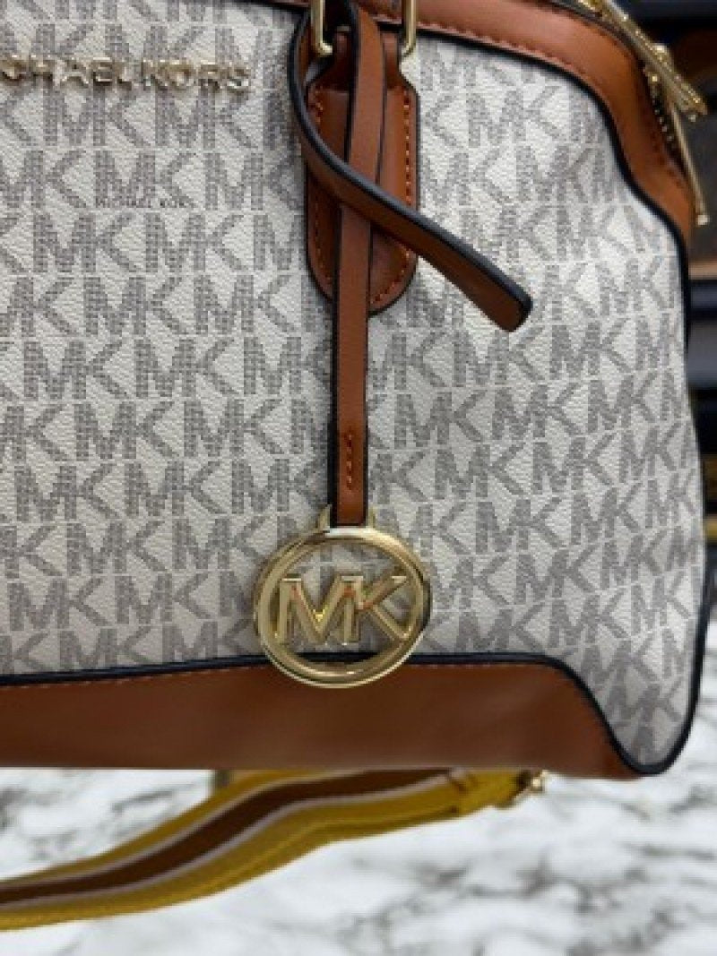 Michael Kors Alma Shoulder Bag ( Beige)