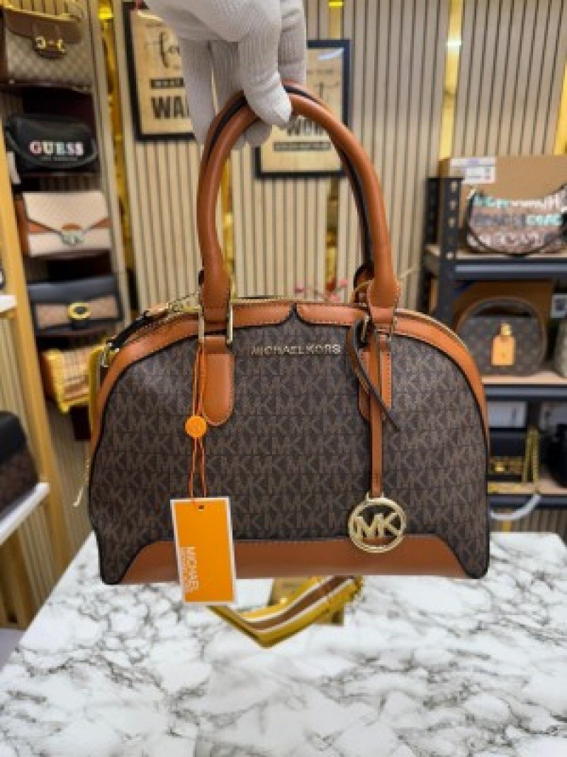 Michael Kors Alma Shoulder Bag ( Coffee )
