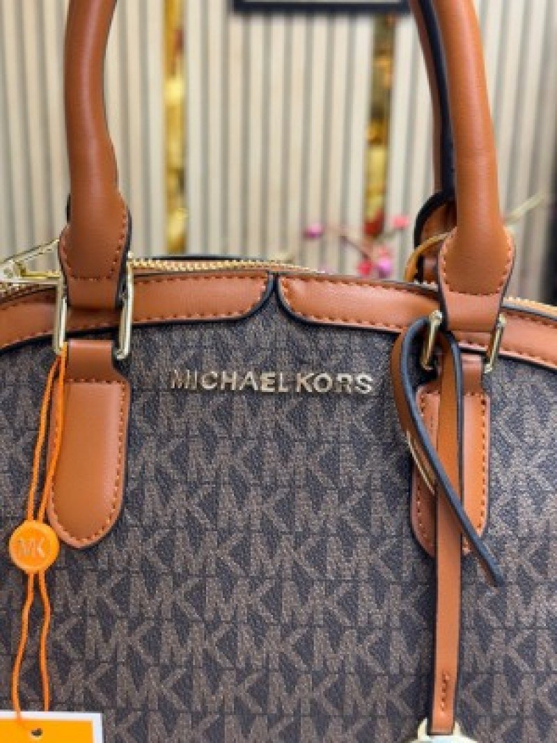Michael Kors Alma Shoulder Bag ( Coffee )