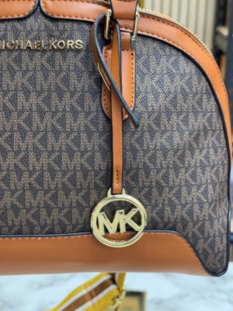 Michael Kors Alma Shoulder Bag ( Coffee )