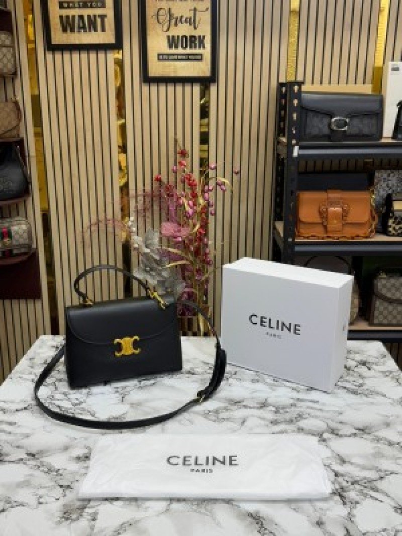 Celine Triomphe Classic Bag ( Black )