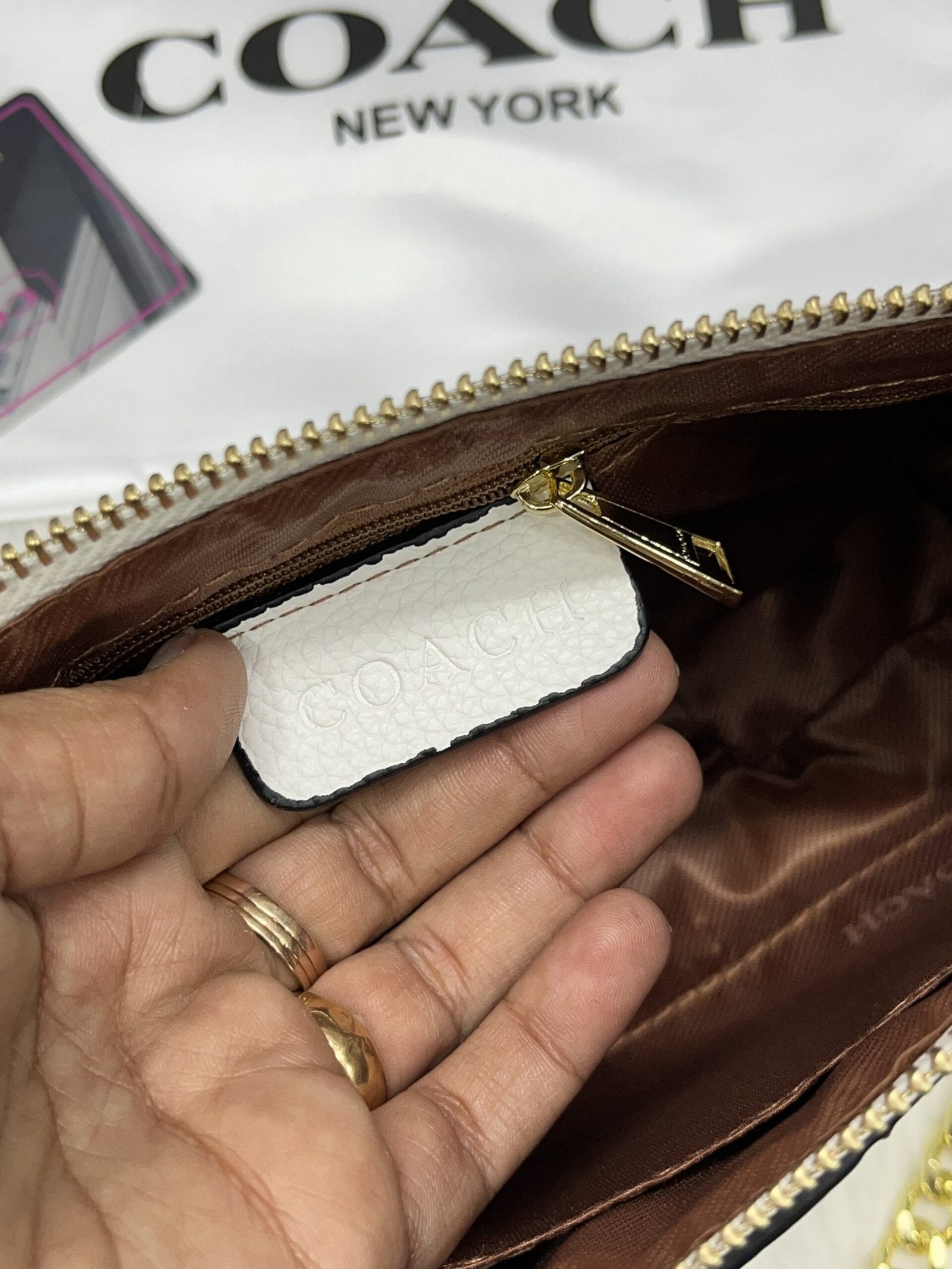 Coach Larewhite Wristlet ( White )