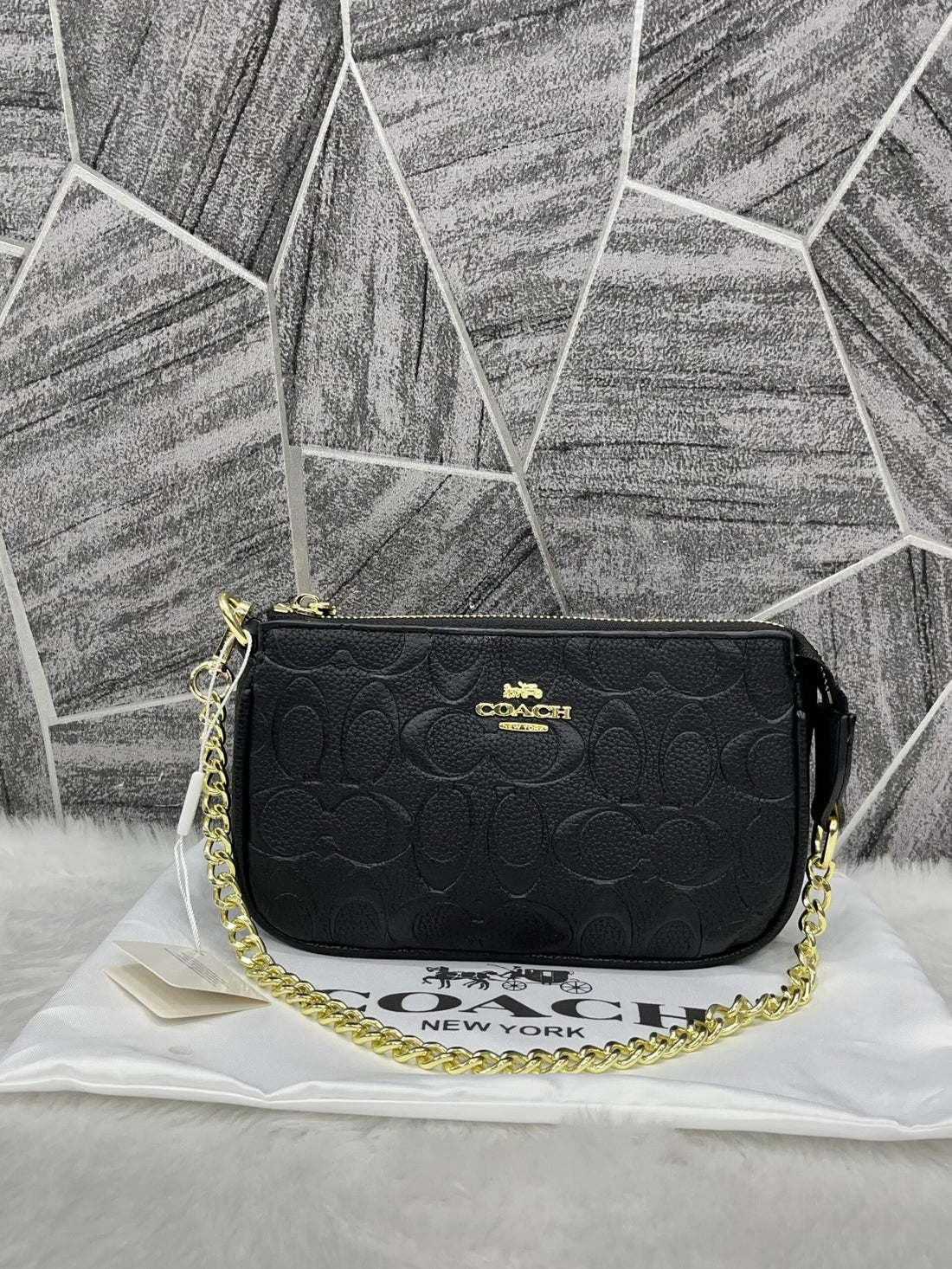 Coach Largeblack Wristlet ( Black )