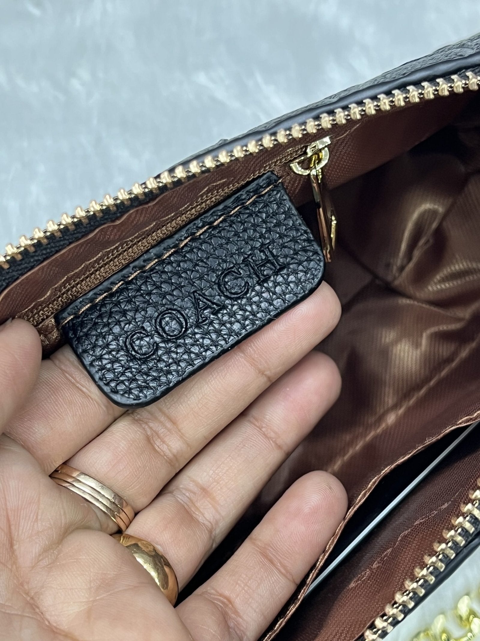 Coach Largeblack Wristlet ( Black )