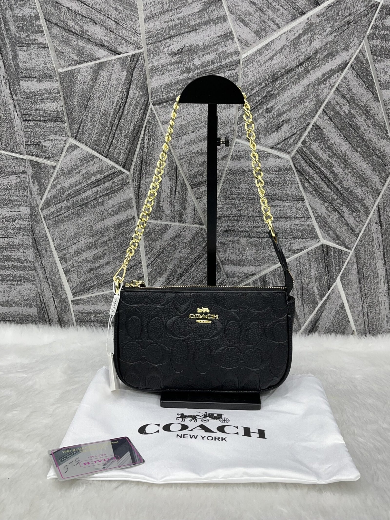 Coach Largeblack Wristlet ( Black )