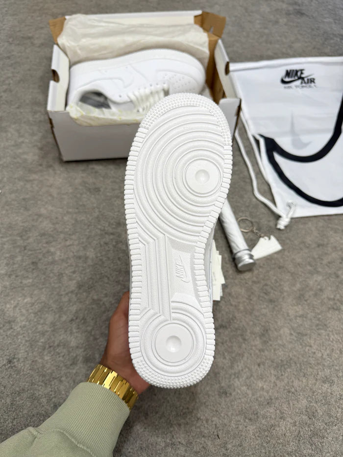 Air Force 1 'Triple White' [AF1]