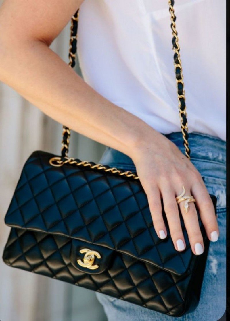 Chanel Classic Jumbo Flap Shoulder Bag