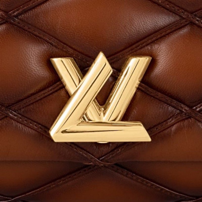 LV [Camel]