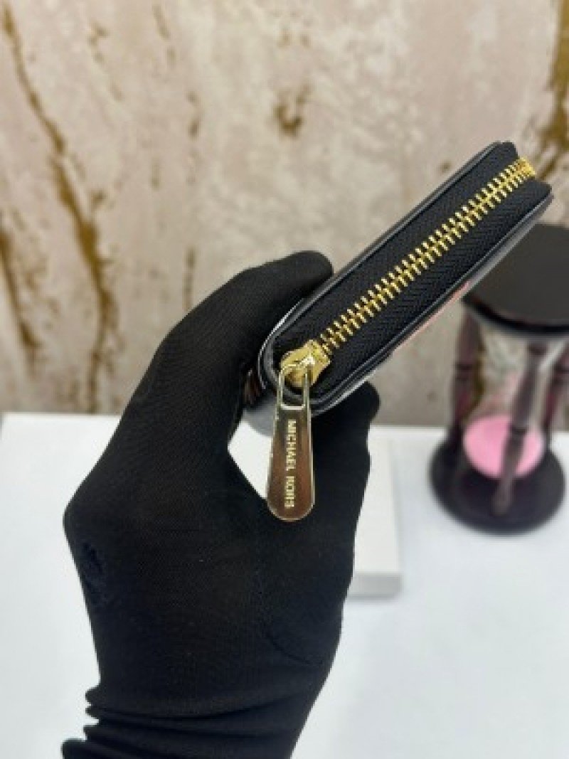 Michael Kors Zip Wallet[ Black ]