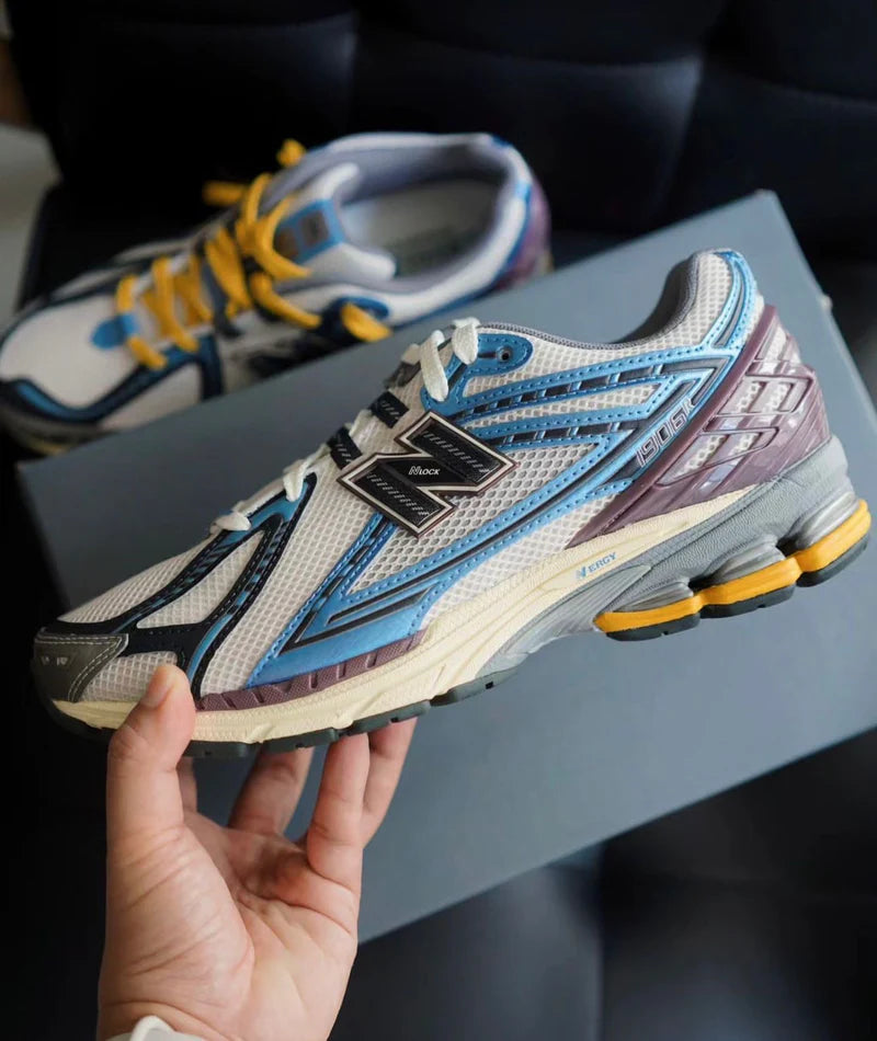NB 1906r 'Blue Moonbeam'